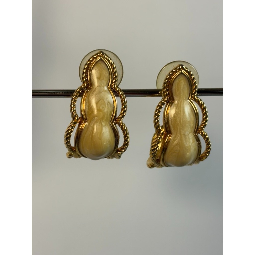 Vintage J-Hoop Earrings Cream Gold Tone Marbled Enamel Rope Border Statement